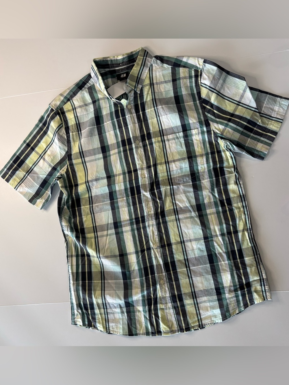 H&M NWT men’s casual Button down size Medium